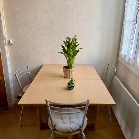 Apartment Climatise Avec Mezzanine A 300 M De La
