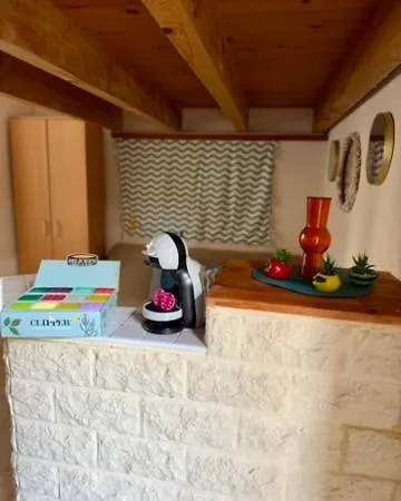 Climatise Avec Mezzanine A 300 M De La * Antibes