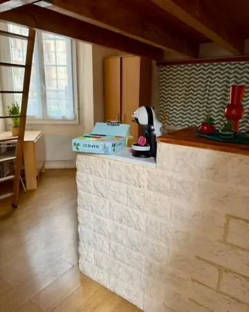 Apartment Climatise Avec Mezzanine A 300 M De La Antibes